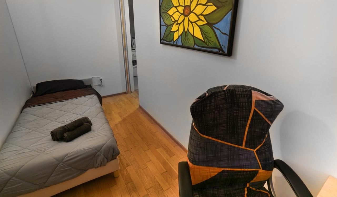 Ferienwohnung Fast Wifi E Netflix -- Centro Di Rho Vicino Stazione Exterior foto