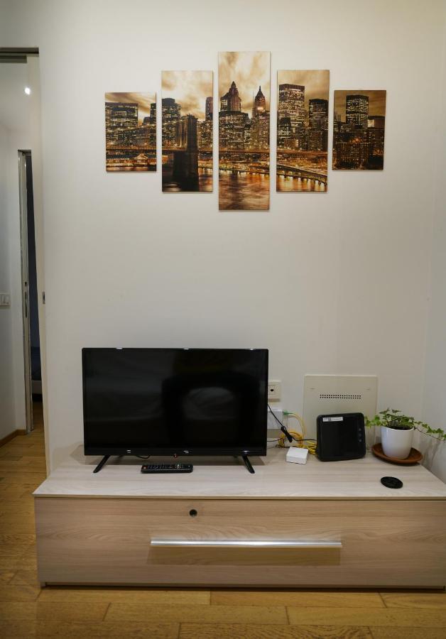 Ferienwohnung Fast Wifi E Netflix -- Centro Di Rho Vicino Stazione Exterior foto